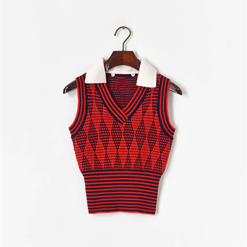 Pull taille haute à col en V croisé et losanges