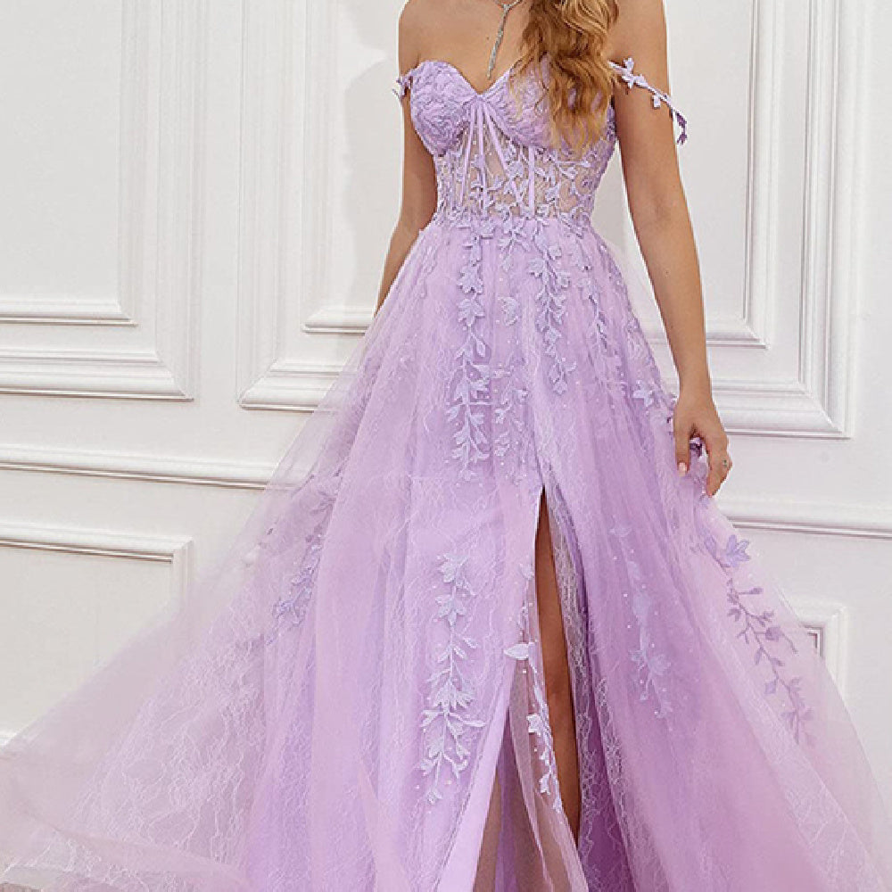 Défilé sur tapis rouge, banquet, représentation annuelle, tenue de soirée de l'hôte