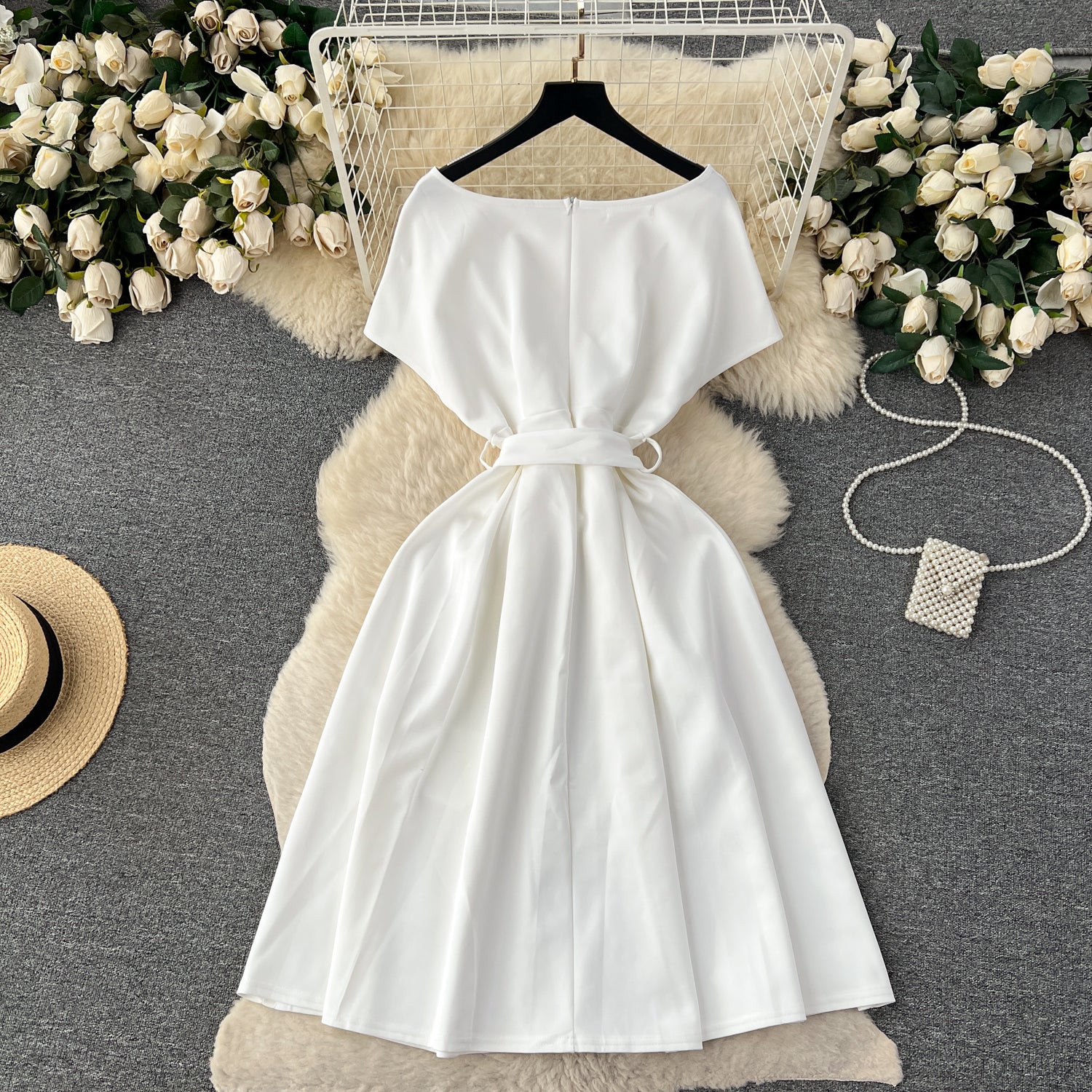 Chic Dress With A Bow-tie Waist Tie