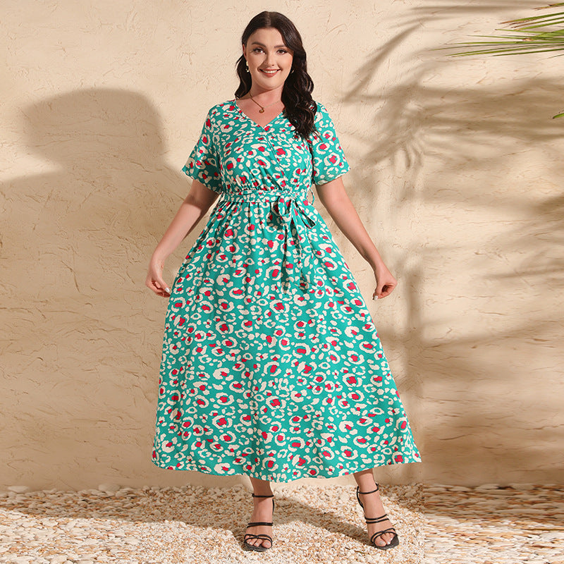 French-style Elegant Plus-size White Ink-wash Floral V-neck Short-sleeve Waist-cinched Maxi Dress