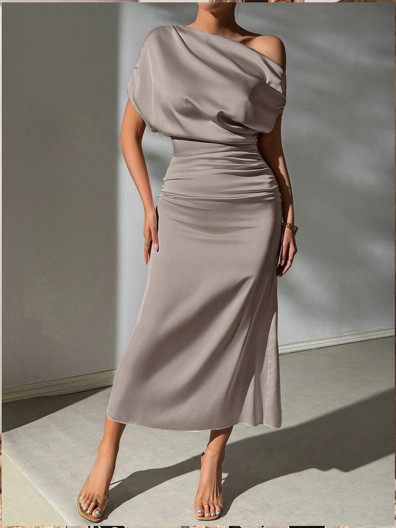 Womens Stylish Casual Off-shoulder Pleated Dress