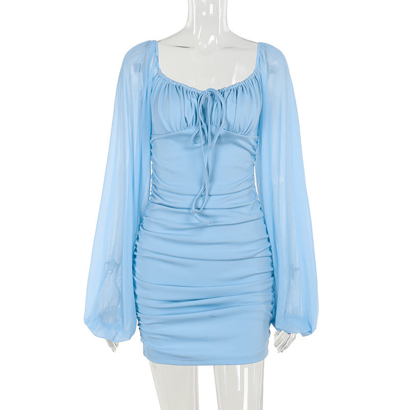Robe fourreau élégante et tendance, coupe ajustée, plissée et amincissante, pour femme