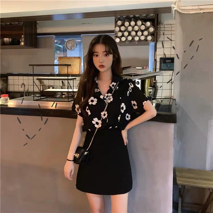 Ladies Fashion Personality Hong Kong Style Flower Shirt