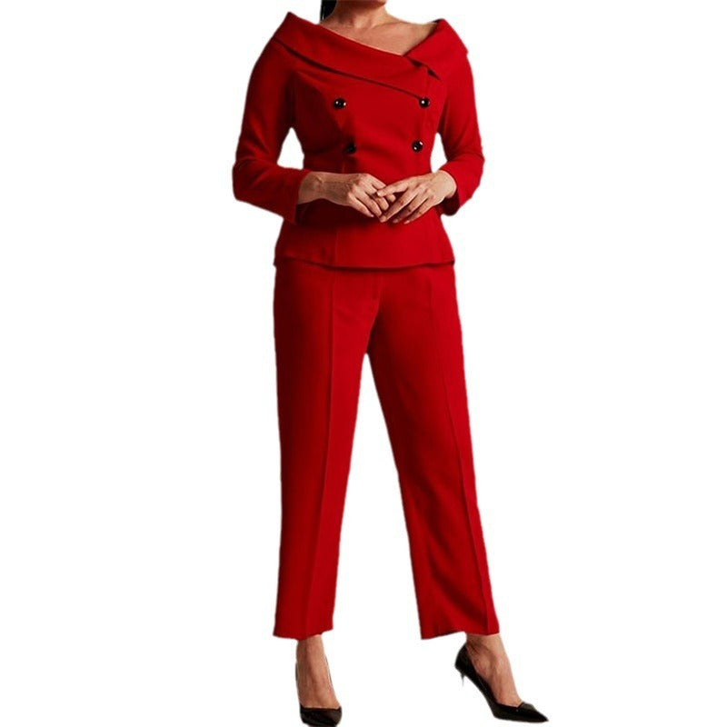Costume haut à épaules dénudées et pantalon droit