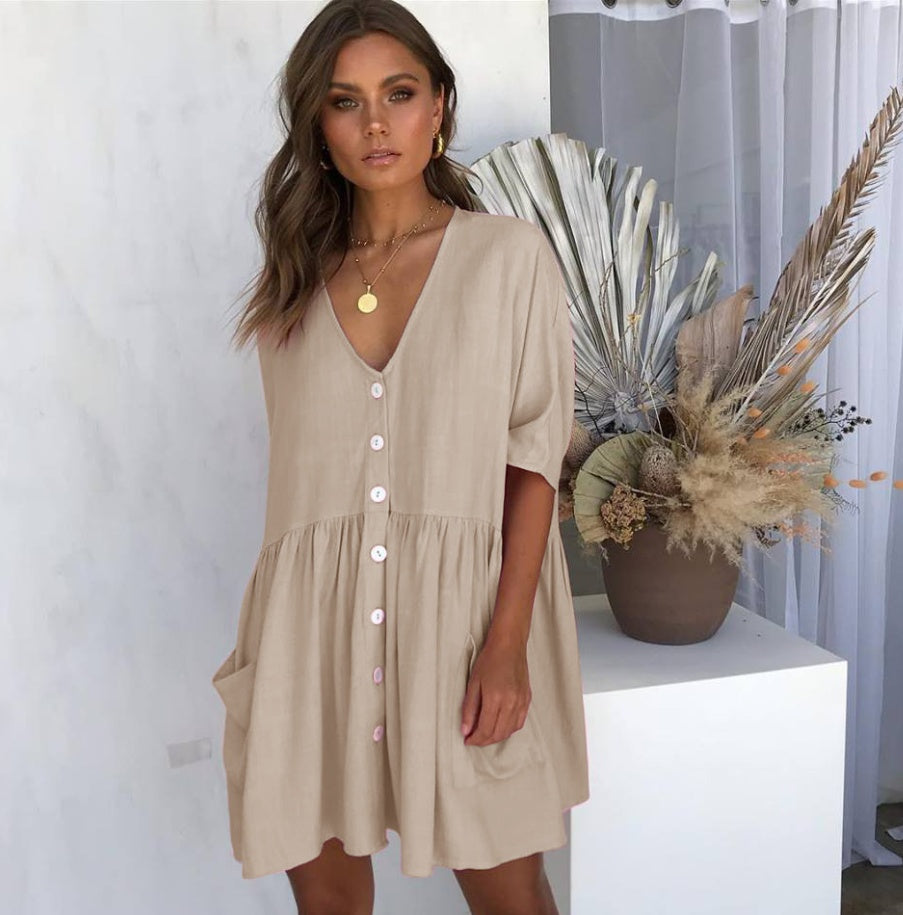 Robe courte à poches et col en V