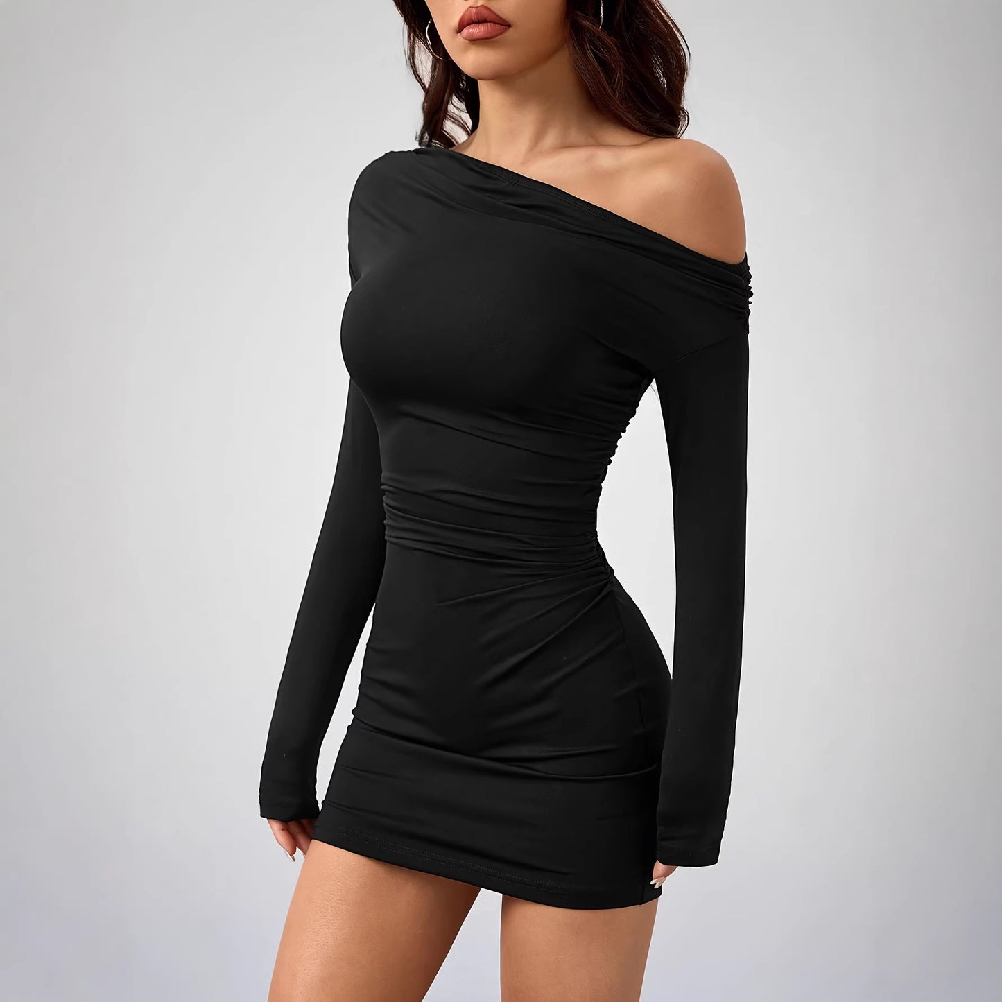 Solid-color Form-fitting Dress With A One-shoulder Design And Long Sleeves