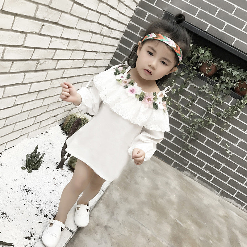 Girl's T-shirt with embroidered suspender