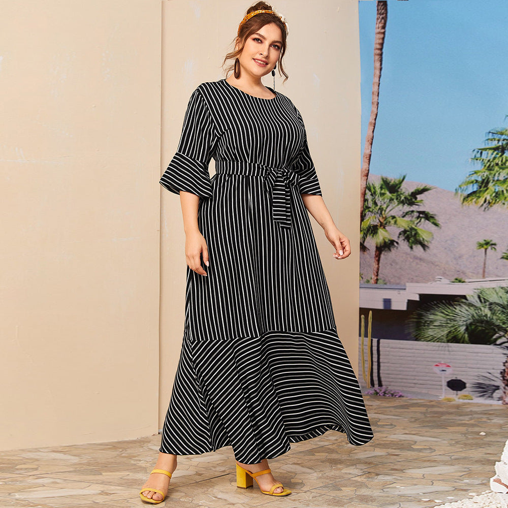 Robe rayée à col rond grande taille