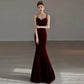 Robe de soirée sirène bordeaux à bretelles pour femme