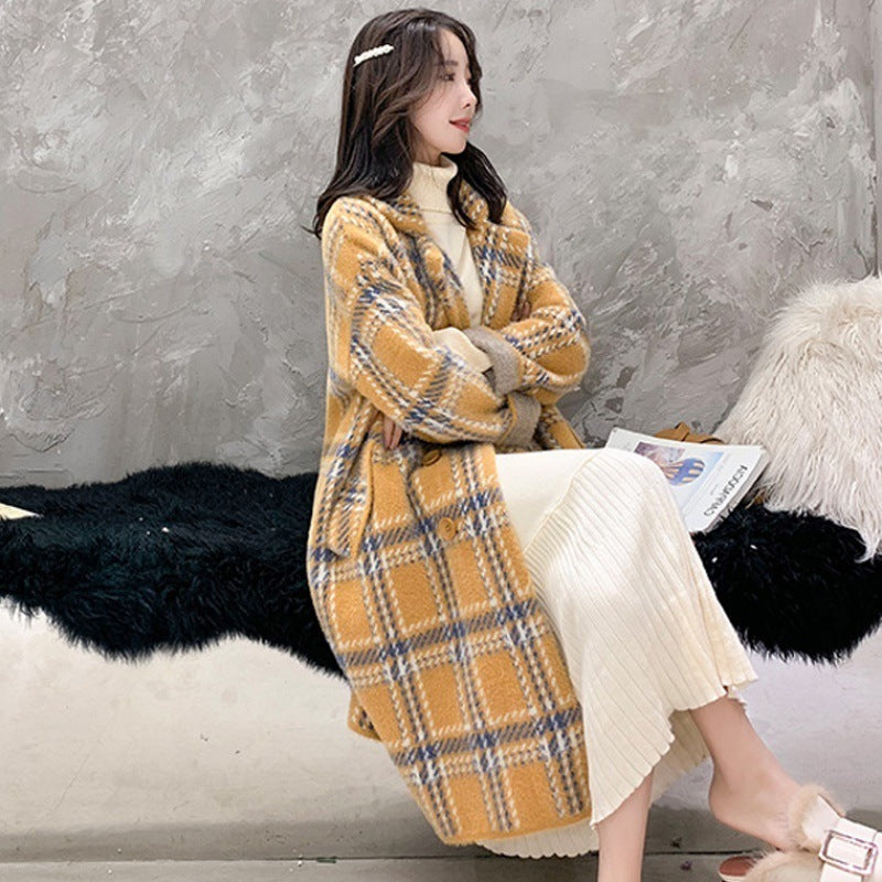 Loose thick knitted sweater coat