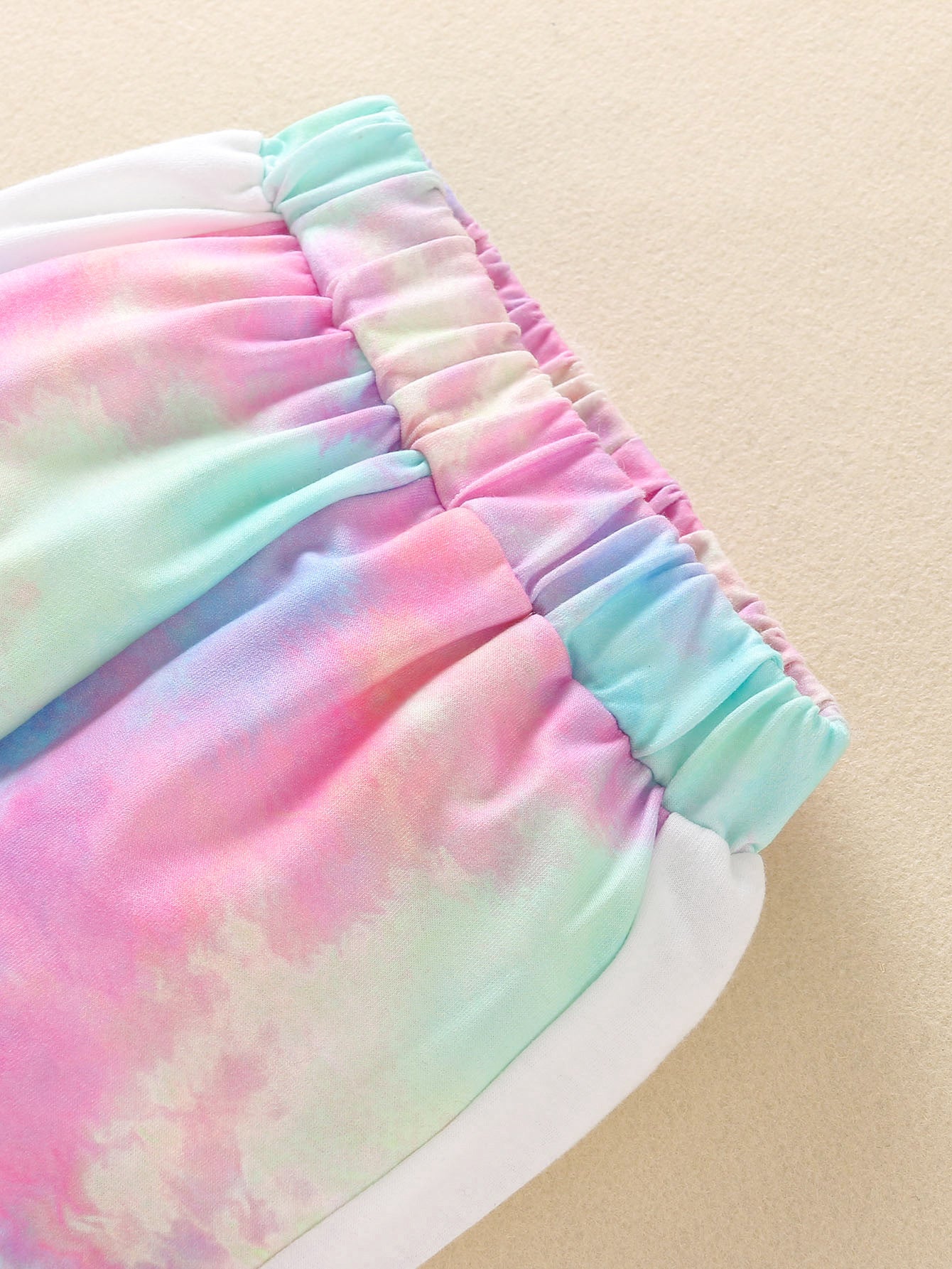 Nouveau costume à manches longues avec coutures tie-dye de l'INS