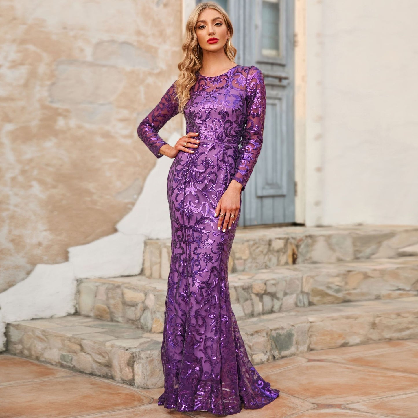 Robe de soirée longue violette à col rond