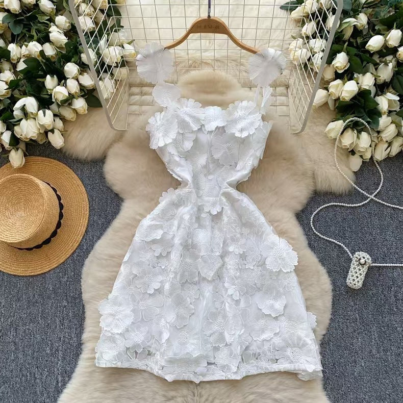 Heavy-duty Embroidered Floral Waist-cinching Figure-flattering Strapless Gown For Women