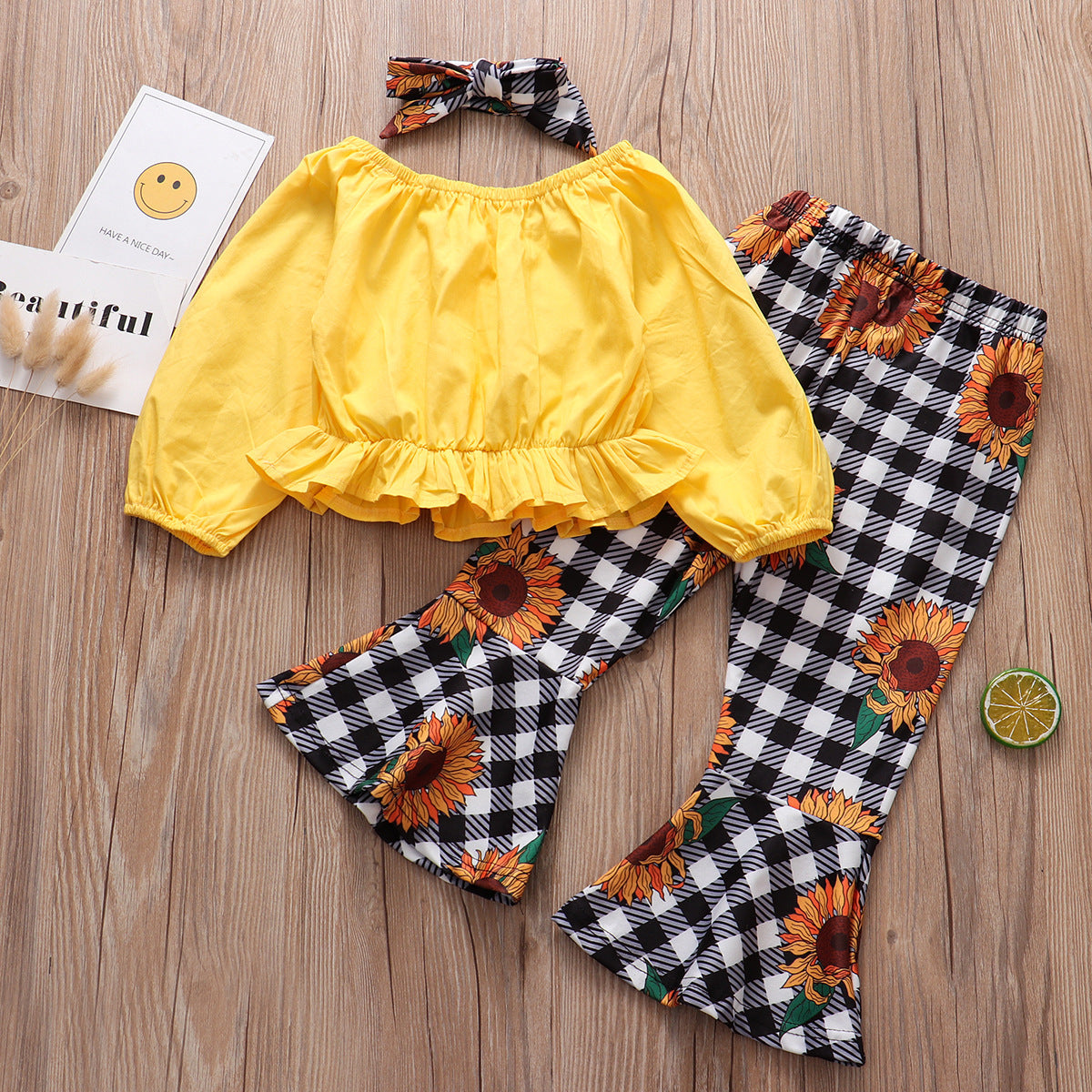 Commerce extérieur Vêtements pour enfants en gros Automne Nouveau style Chemisier jaune à manches longues Pantalon à carreaux Tournesol Fille Costume Ensemble 3 pièces