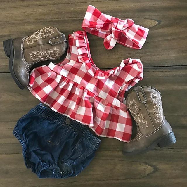 Ensemble trois pièces pour enfant, haut à carreaux, short en jean, coiffe