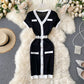 Robe-jupe en tricot noir et blanc à col en V et manches courtes, couleur contrastée, sac à la taille et hanches