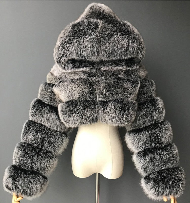 Manteau court à capuche en fausse fourrure à manches longues