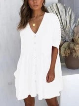 Robe courte à poches et col en V