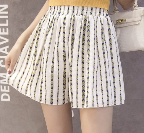 Chiffon large size wide leg pants half length loose printed shorts