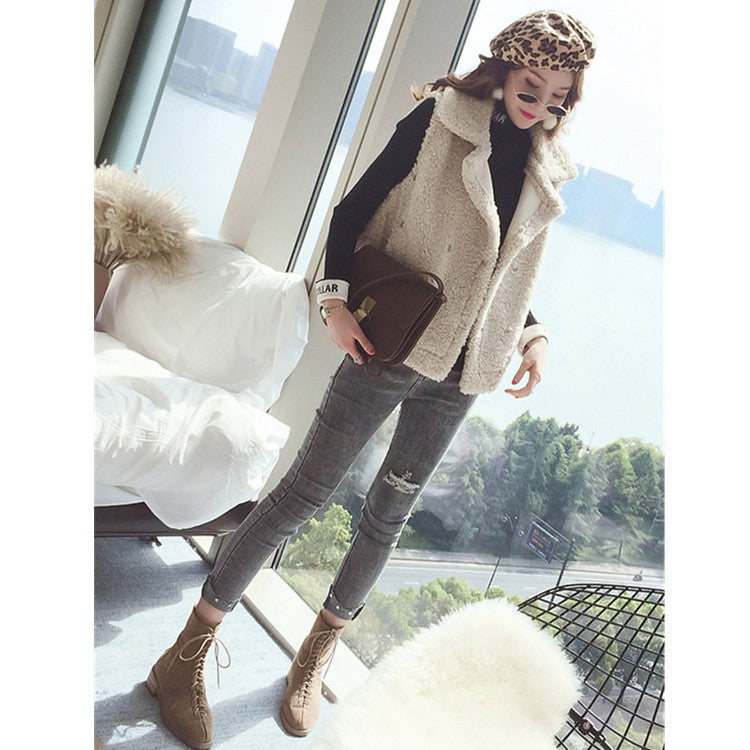 Loose thick short waistcoat