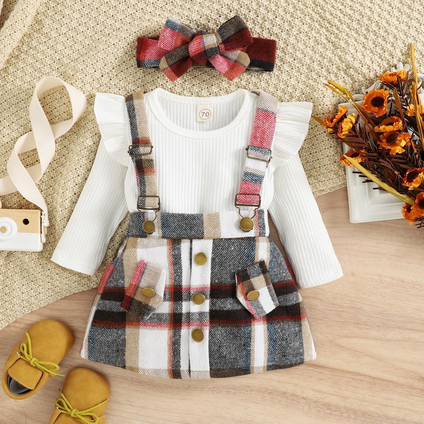 Robe salopette à carreaux avec haut à rayures et nœud, manches à volants, ensemble deux pièces pour fille