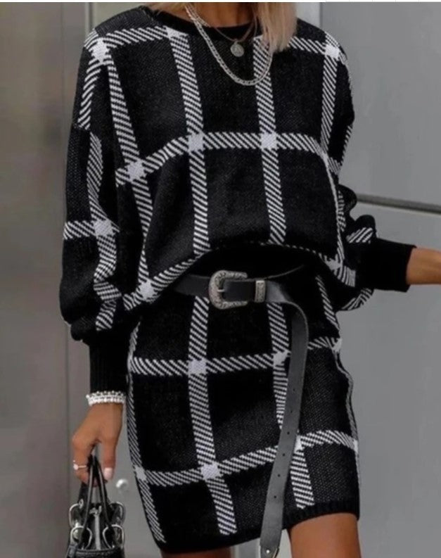 Ensemble deux pièces en laine avec pull à carreaux et jupe à manches longues