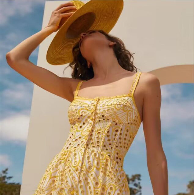 Robe en dentelle creuse brodée à volants et bretelles spaghetti pour femme