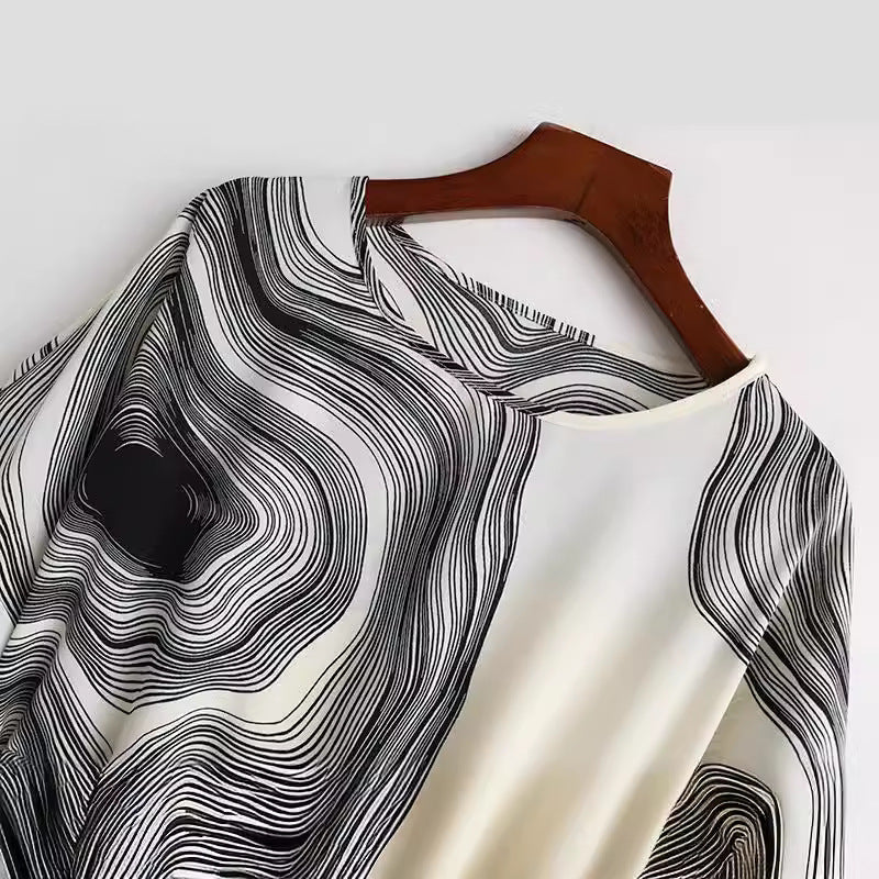 Retro Abstract Print Waist Trimming Loose Women's Short-sleeved Chiffon Shirt