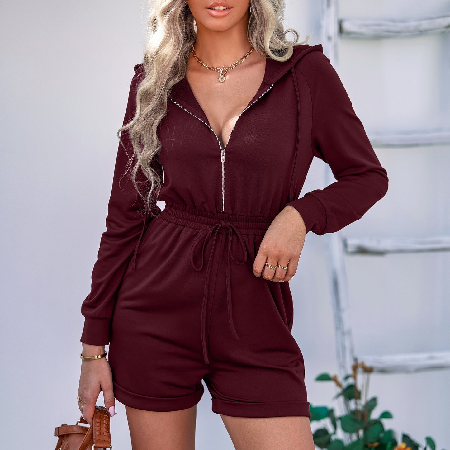 Short une pièce à capuche et manches longues pour femme, coupe slim
