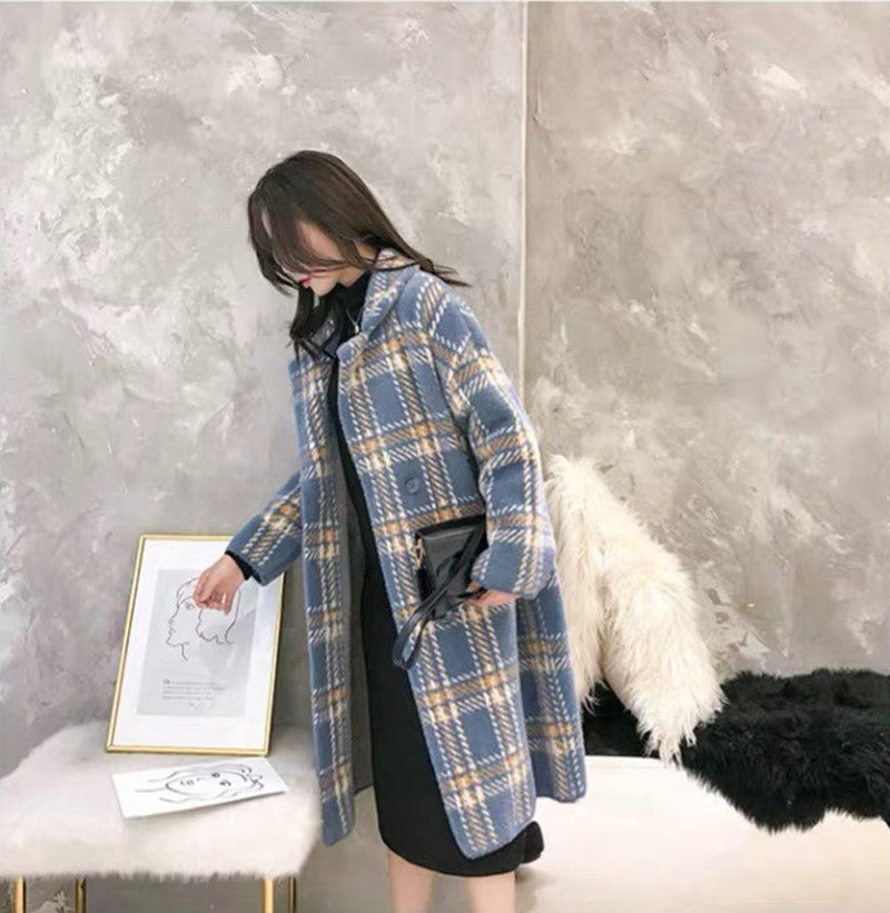 Loose thick knitted sweater coat