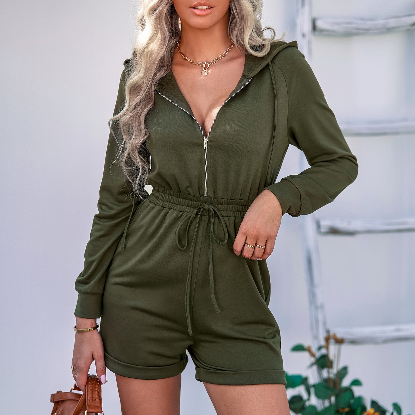 Short une pièce à capuche et manches longues pour femme, coupe slim