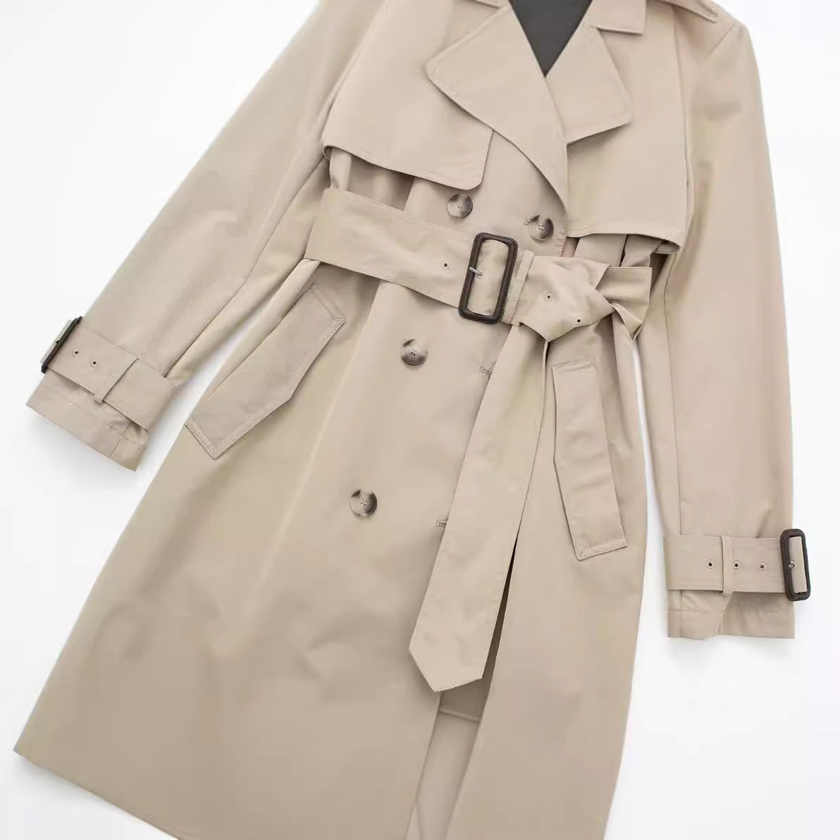 Trench-coat à ceinture ornementale à double rangée de styles européen, américain et français