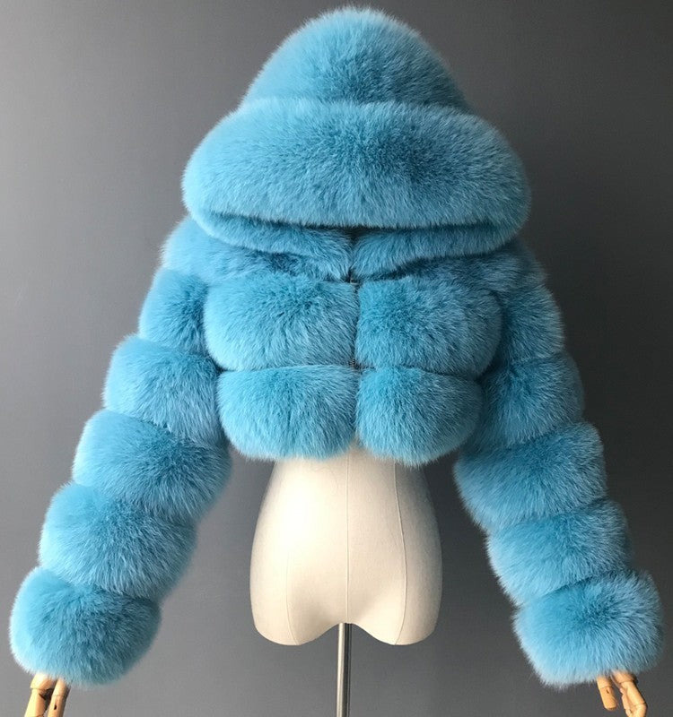 Manteau court à capuche en fausse fourrure à manches longues