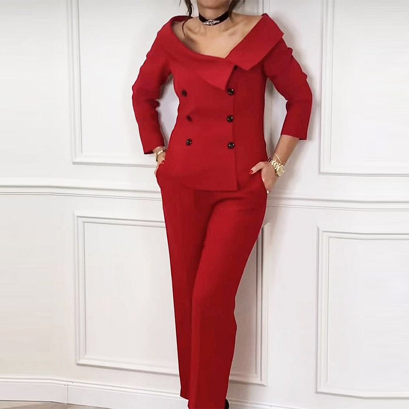 Costume haut à épaules dénudées et pantalon droit