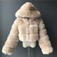 Manteau court à capuche en fausse fourrure à manches longues