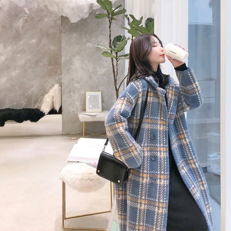 Loose thick knitted sweater coat