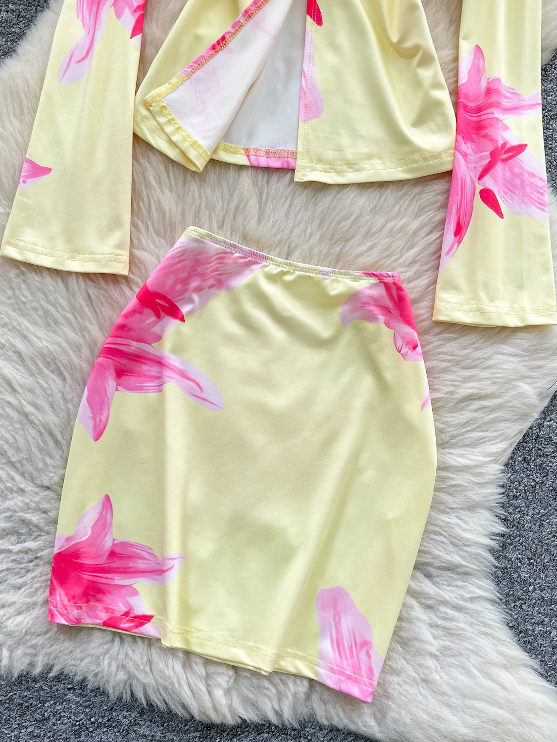 Sheer Alluring Cutout V-Neck Split-Edge Long-Sleeve Printed Top And Skirt Set