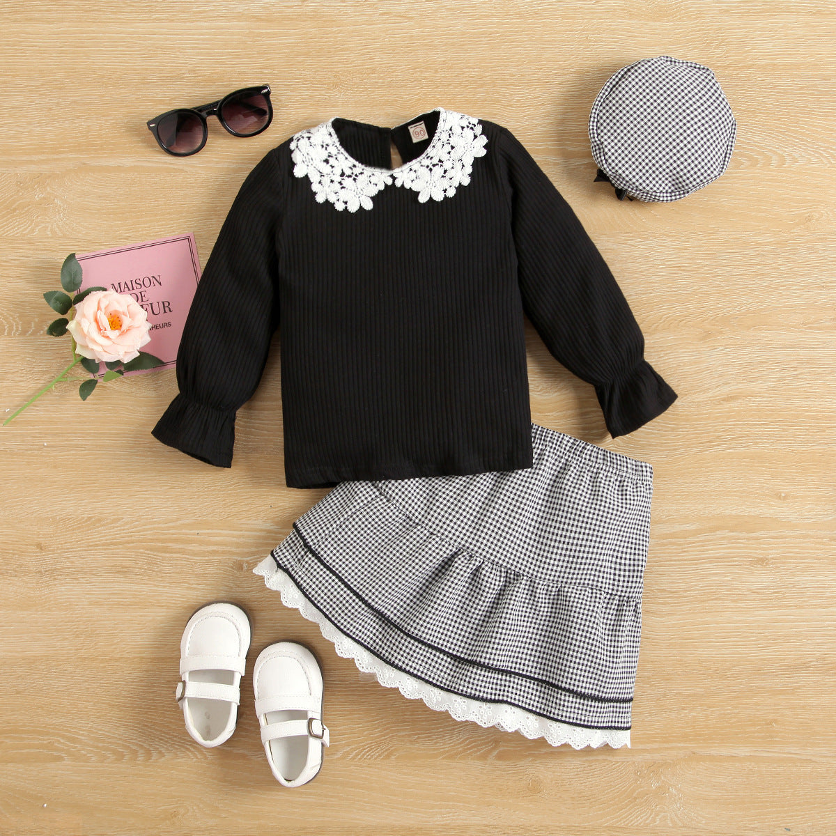 Ensemble trois pièces pour fille, haut à manches longues en tricot avec col en dentelle, jupe courte en dentelle à carreaux avec chapeau