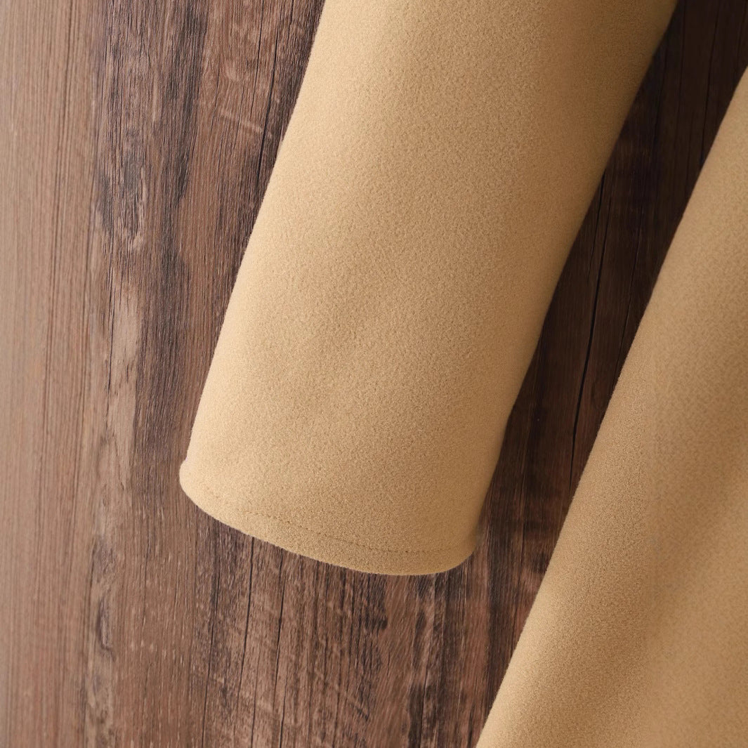 Veste tricotée à lacets et nœud à revers pour femme