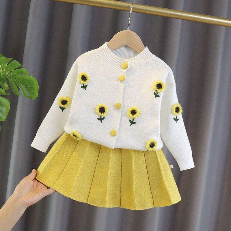 Ensemble deux pièces pull fin et jupe tournesol