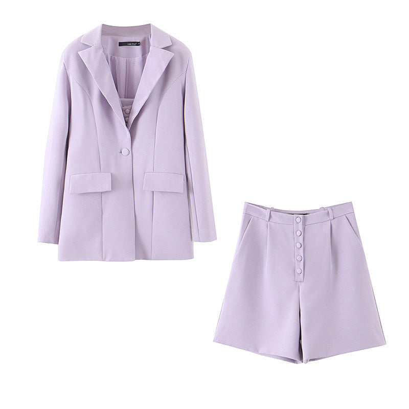 Casual mid-length suit with vest inside