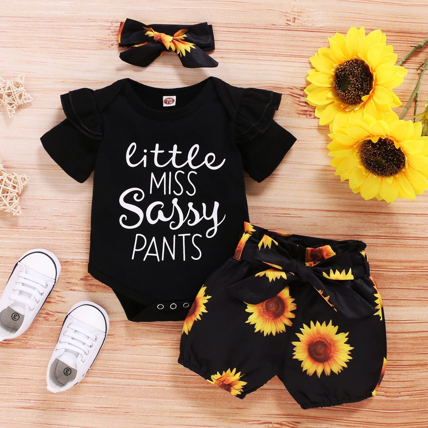Ensemble trois pièces veste à manches courtes et short tournesol pour bébé