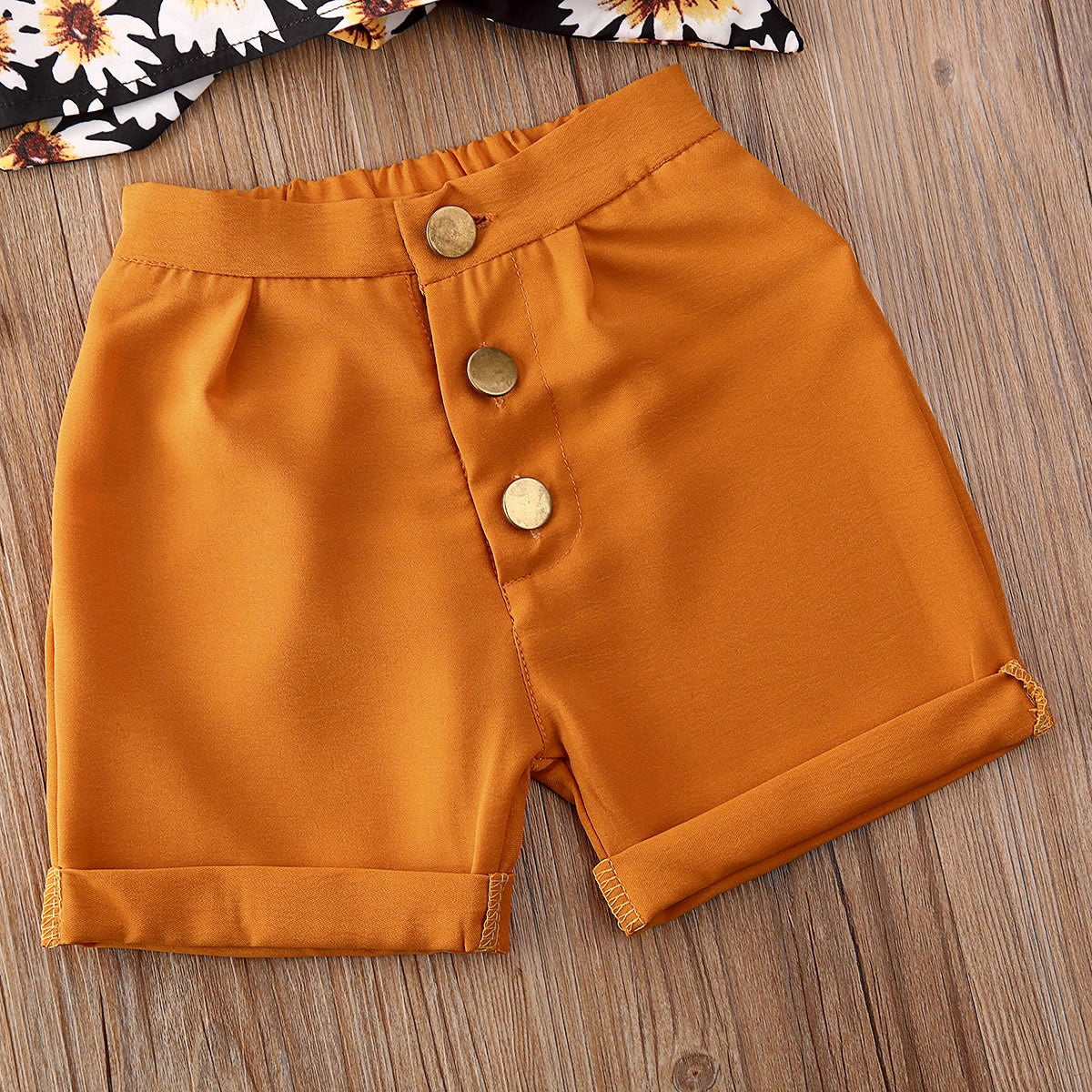 Haut court à lacets et pantalon court à fleurs pour bébé fille