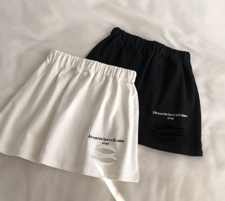 Jupe à ourlet, pull, cache-fesses, artefact, vêtements superposés pour femme