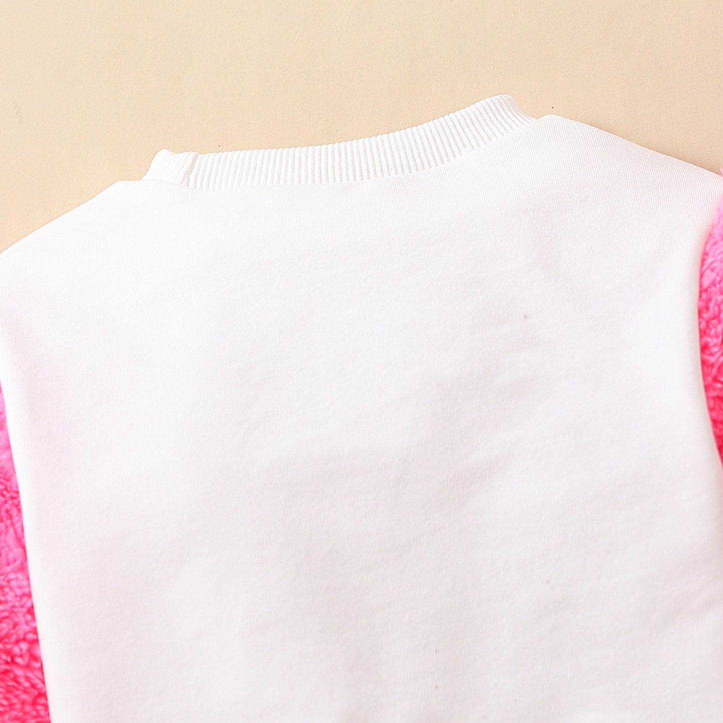 T-shirt bébé fille blanc imprimé lettres anglaises en coton à manches longues et fourrure