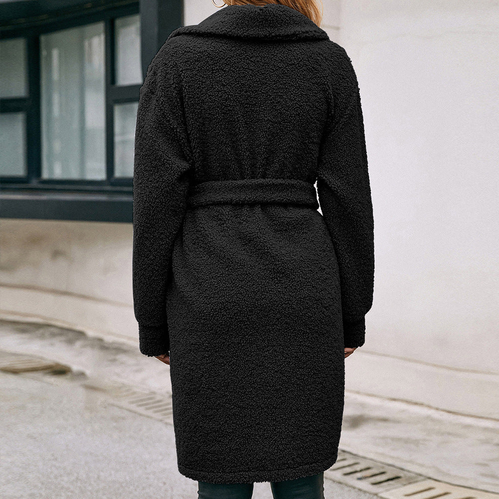Trench-coat mi-long en peluche à simple boutonnage avec ceinture à revers