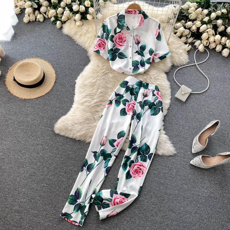 Ensemble deux pièces tendance avec pantalon large taille haute et pantalon large