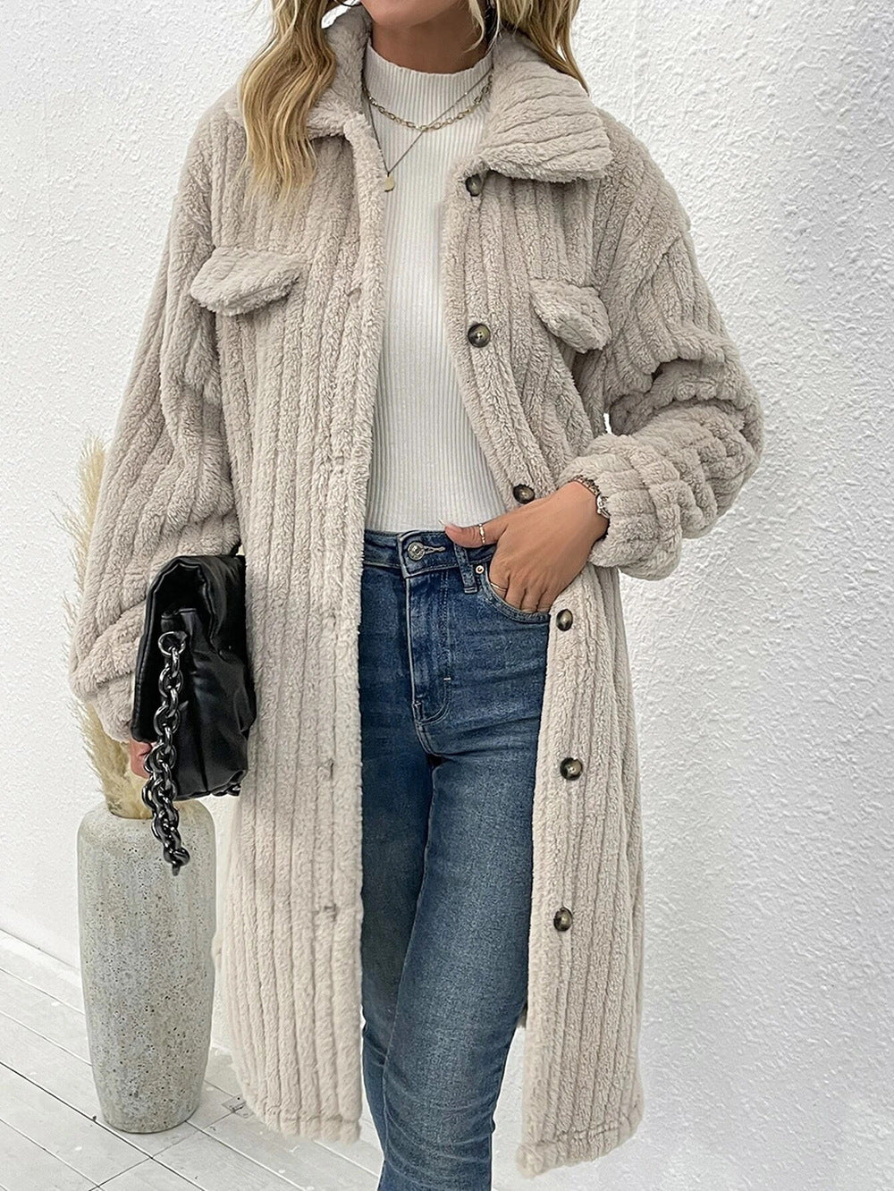 Manteau en laine à manches longues et revers en peluche pour femme