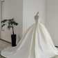 Robe de mariée Light Master vintage en satin avec haut tube