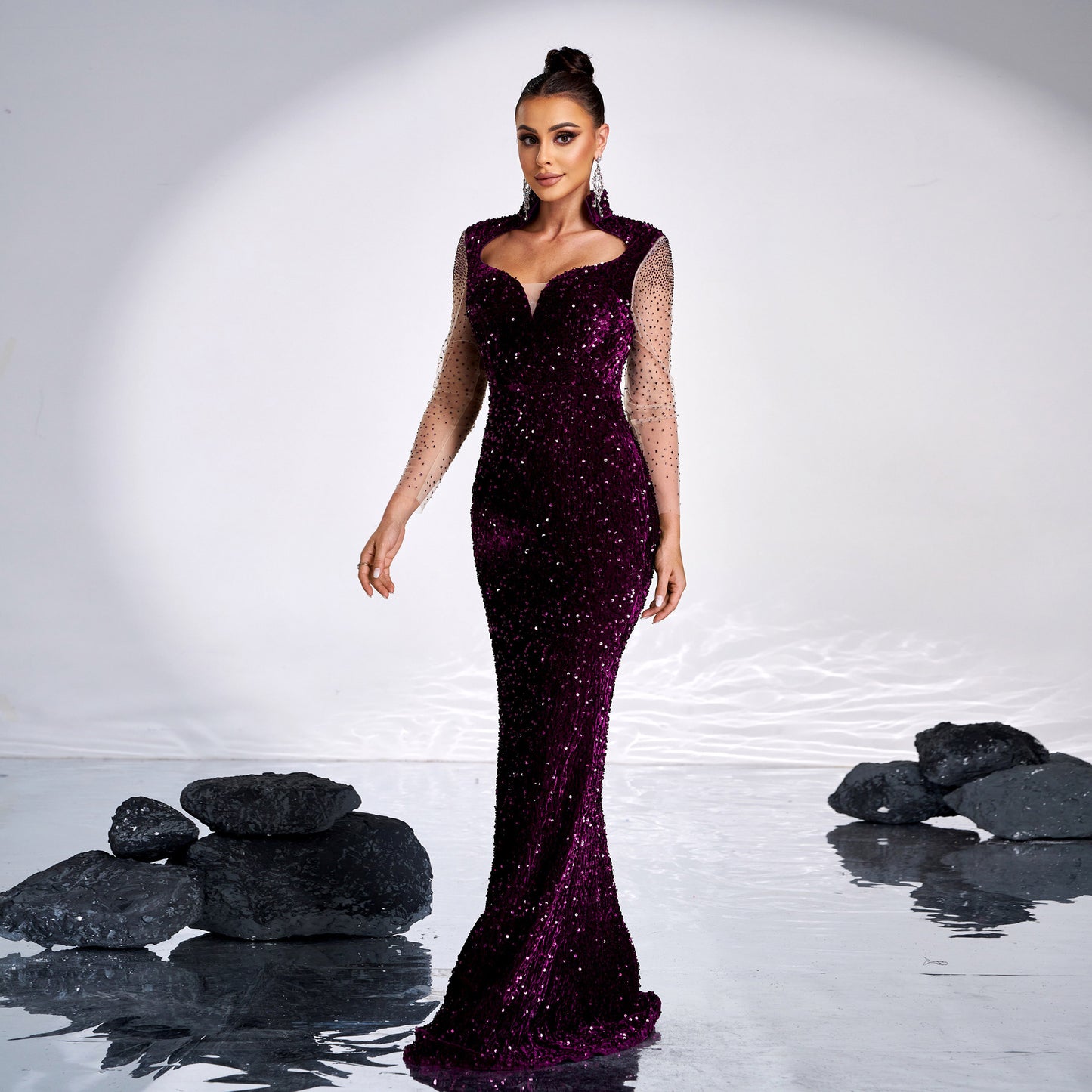 Robe queue de poisson à manches longues et col carré, avec paillettes et strass